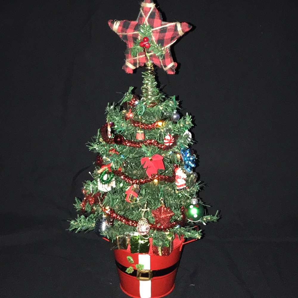 Table top Christmas tree 18” tall prelit and decorated! - Picture 7 of 9